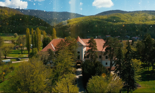 Upoznajte Maju, djevojčicu koja živi u dvorcu