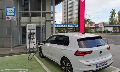 Država dijeli poticaje za kupovinu energetski učinkovitih vozila, doznajte koliko možete dobiti i što treba napraviti