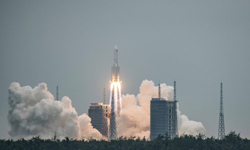 [FOTO] Ostaci kineske rakete Dugi marš 5B pali u Indijski ocean, zapadno od Maldiva; NASA kritizira netransparentnost