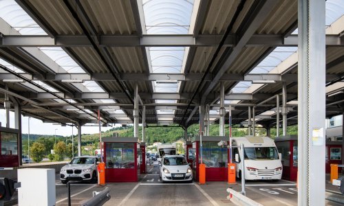 Privremeno se zatvara prijelaz Plovanija; promet se preusmjerava na Kaštel dok se ne zamijene dotrajali policijski kontejneri