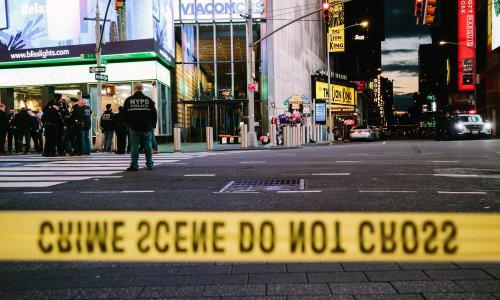 [VIDEO] Pucnjava u Teksasu, najmanje 13 ranjenih, napadač u bijegu