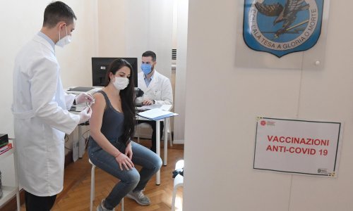 Talijanka pogreškom primila šest doza Pfizerova cjepiva