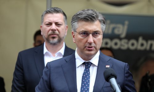 'Milanović hrvatskoj javnosti prodaje boze...On je možda spavao tijekom ulaska Hrvatske u Europsku uniju'