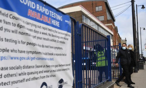 Udvostručen broj slučajeva indijskog soja u Britaniji, uvodi se nova politika cijepljenja