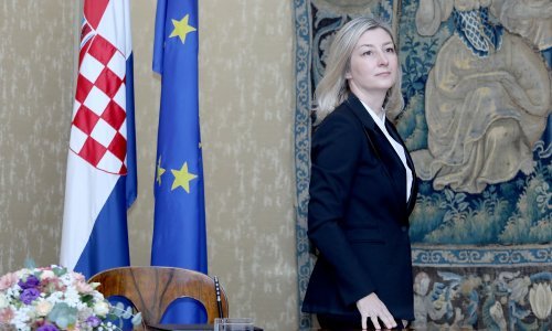 Otvorena su sva biračka mjesta, i ona pod šatorima. Evo kad se očekuju prvi podaci o odazivu