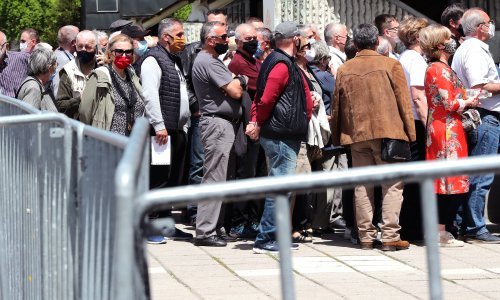 U BiH se ukida policijski sat; u Republici Srpskoj vraća se i živa glazba u kafiće