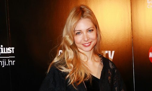 Anja Alavanja pokazuje vitku liniju mjesec dana nakon poroda, a pratitelji joj poručuju da je nakon svakog djeteta sve ljepša