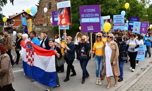 [FOTO/VIDEO] Prvi 'Hod za život' u Slavonskom Brodu: Život je neprocjenjiv; svaka trudnica je već majka