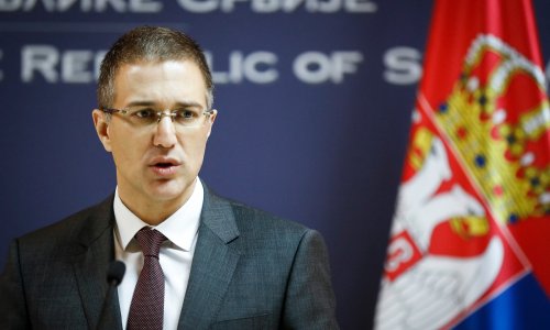 Nakupile se afere, srbijanskom ministru obrane 'glava na panju': Optužuju ga da je prisluškivao samog Vučića s kojim je još od Šešeljeve ere