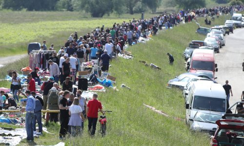 Sajmovi na otvorenom i dalje - zatvoreni. Hrelić službeno ne radi mjesecima, no dovitljivi prodavači našli su put do kupaca