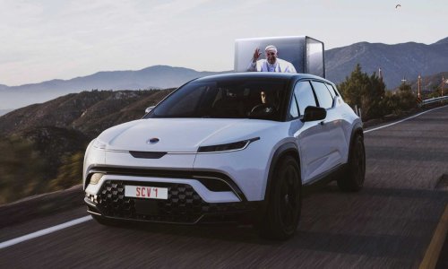 [FOTO] SUV Fisker Ocean će biti prvi potpuno električni papamobil, u Vatikan stiže 2022.