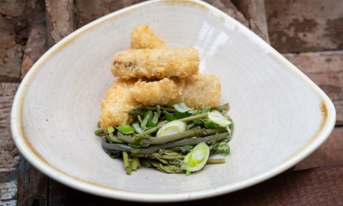 Prijedlog za ručak koji će se svidjeti i onima koji nisu ludi za ribom: Hrskava sabljarka sa šparogama i osvježavajući tart od limuna s voćem