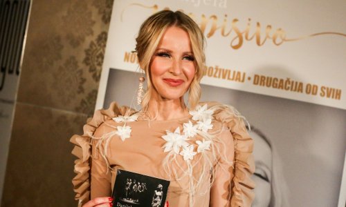 Danijela Martinović odmara u hotelu, na čijem je otvorenju pjevao Grašo: 'Ponekad sve što nam je potrebno je malo mira'
