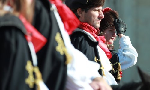 Na Dan državnosti počasna satnija Kravat pukovnija na zagrebačkim ulicama