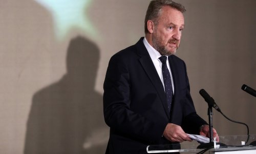 Izetbegović: Crnogorska rezolucija o genocidu čojstvo, Vučić štiti zločine 90-ih