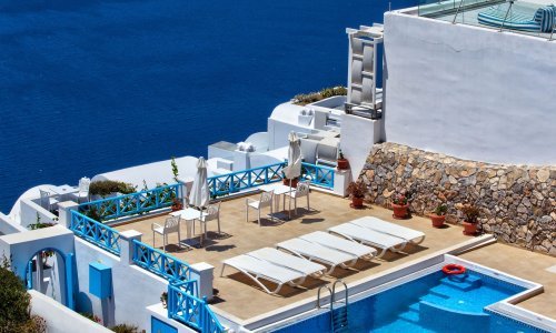 Grčka spremna prijevremeno krenuti s covid-putovnicama kako bi spasila sezonu