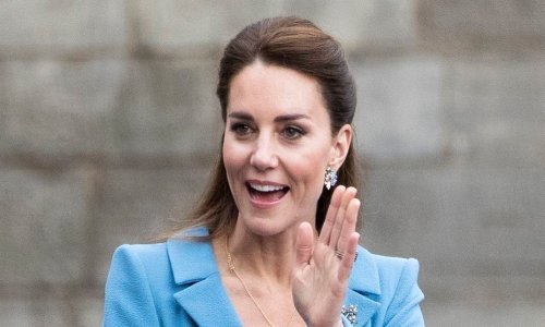 Ovakvu je još nismo imali prilike vidjeti: Kate Middleton u najležernijem izdanju ikada primila prvu dozu cjepiva protiv koronavirusa