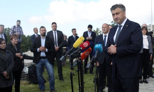 [VIDEO/FOTO] Jandroković i Plenković položili vijence na Oltaru domovine: Hvala svima koji su ugradili sebe u hrvatsku slobodu