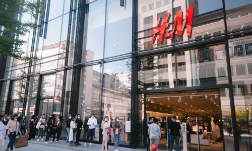 Očekuju porast: Švedski modni gigant širi internetsku trgovinu rabljenom odjećom u još 20 zemalja