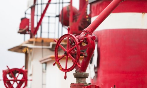 Požar na brodu iranske mornarice, posada evakuirana