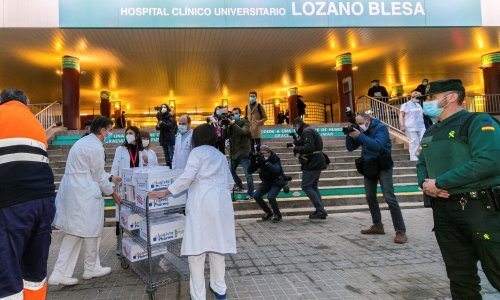 Španjolska želi cijepiti mlade između 12 i 17 godina prije početka školske godine