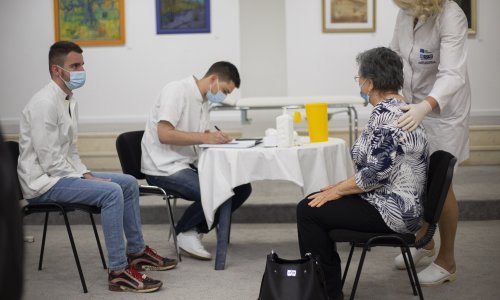 Počela isporuka hrvatske donacije 50.000 doza cjepiva zemljama u susjedstvu