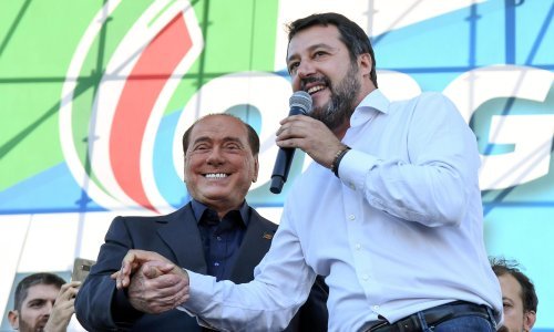 Promjene na talijanskoj desnici: Berlusconi i Salvini spajaju stranke, žele se riješiti ekstremno desnih 'Braće Italije'