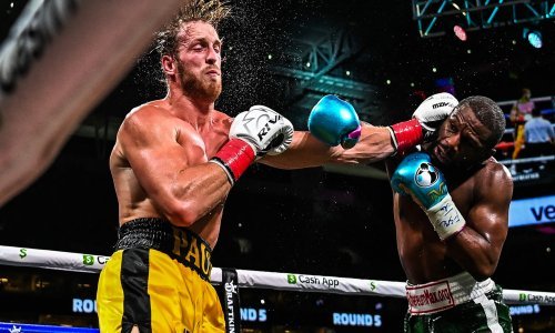 Jedan od najvećih boksača svih vremena Floyd Mayweather nije pobijedio Youtubera Logana Paula, a jasno je i zašto je meč trajao svih osam rundi