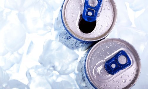 Energetska pića sadrže do 18 kockica šećera, zabranjeno ih je prodavati djeci u Litvi, Latviji i Švedskoj. U Hrvatskoj se mogu kupiti u školi