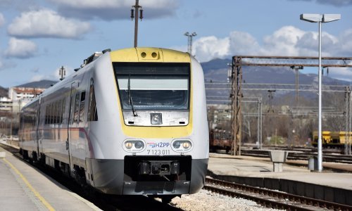 Krenuli vlakovi prema Šibeniku, nema štete na pruzi