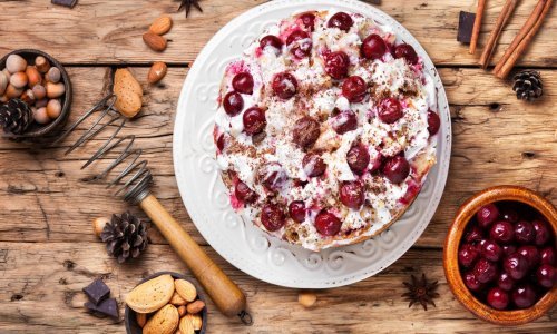 Savršena za obiteljski ručak: Torta od čokolade i trešanja osvojit će vas okusom i vratiti u djetinjstvo