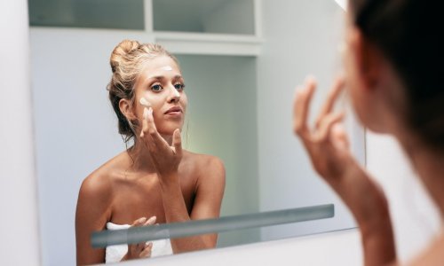 Jeste li primijetili da proizvodi za njegu kože nakon nekog vremena jednostavno prestanu djelovati? Evo što utječe na njihovu učinkovitost