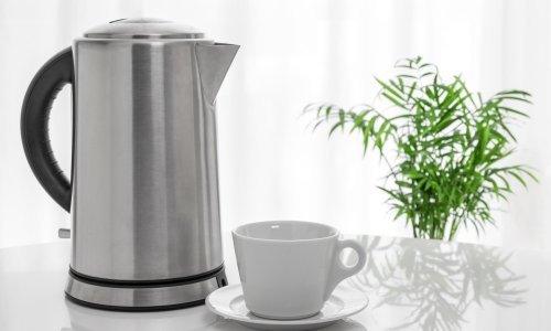 Stanite na kraj tvrdokornim naslagama: Kako se bez puno muke riješiti kamenca u kuhalu za vodu?