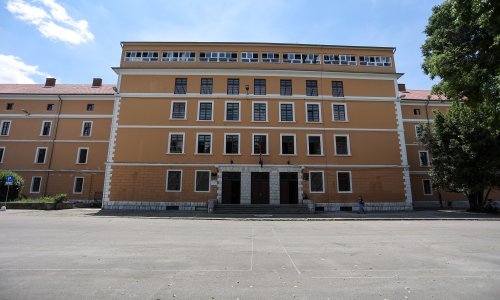 Profesorici u Zadru učenici ulili dezinficijens u bocu s vodom, završila u bolnici