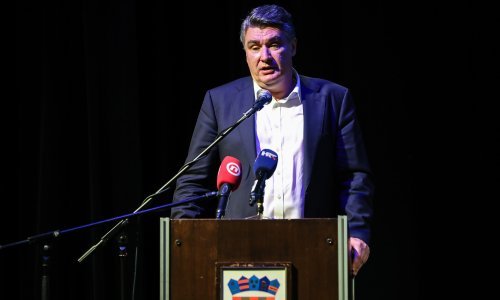 Milanović gledao slike poginulih branitelja: Gdje sam ja bio? Ja nisam bio u ratu, bio sam u Zagrebu, radio sam za Hrvatsku, ali nisam nosio pušku.