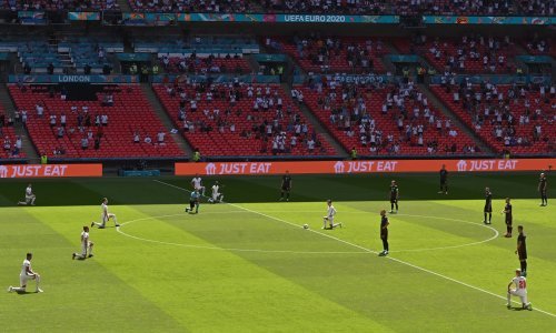 Uoči prvog sučevog zvižduka Englezi kleknuli, Hrvati nisu, a evo kakva je bila reakcija navijača na tribinama Wembleyja