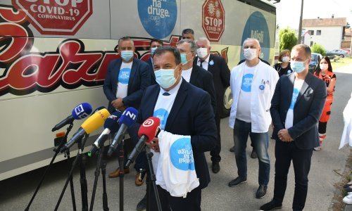 [VIDEO/FOTO] Beroš otkrio da ni kolegica konobarice u Zadru nije nosila masku: 'Ima li i ona zdravstvene tegobe?'