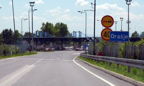 Korona zaustavila Slavonce u šopingu preko granice; promet stromoglavo pada