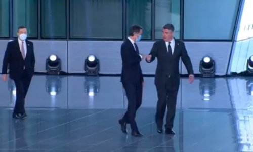 Čelnici NATO saveza nosili maske prije fotografiranja, samo Milanović ne