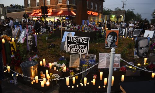 Automobilom se zaletio u proturasističke prosvjednike, umrla žena