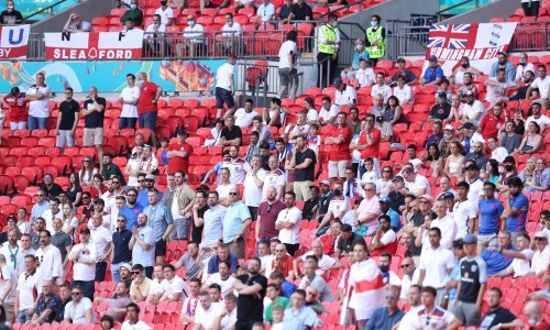 Bio je to najužasniji trenutak uoči utakmice Engleske i Hrvatske; poznato je zdravstveno stanje nesretnog navijača: Pomolimo se svi za njega...