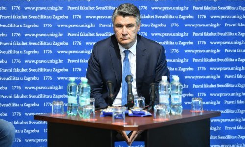 [FOTO] Milanović o ljudskim pravima i ponašanju Vlade u koronakrizi: Moje je pravo da dišem, da kišem, da hodam. To je moja ljudska sloboda