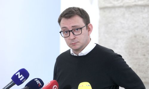Glavašević: Ekstremističke organizacije primile 707 milijuna dolara; Bartulica: Promašene teze neće proći