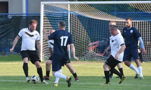 [FOTO/VIDEO] HDZ proslavio obljetnicu stranke: Pogledajte tko je sve došao na okupljanje u Sheraton i tko je zaigrao nogomet na Jarunu