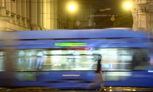 [VIDEO] Zastoj u Savskoj: Tramvaju pukao pantograf, no srećom nema ozlijeđenih
