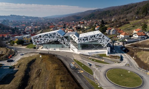 Grad Zagreb nezakonito je vlasnicima oduzeo zemljišta u Gračanima kako bi na njemu dovršio parkiralište za sljemensku žičaru