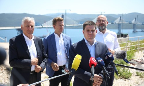 [FOTO] Butković: Do kraja kolovoza Pelješki most će biti u cijelosti spojen