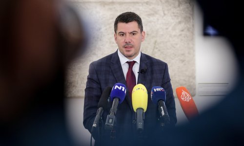 Grmoja: Jesmo li zaboravili Banovinu? Ljudi se prže na zvizdanu, pitka voda nestaje svaki dan