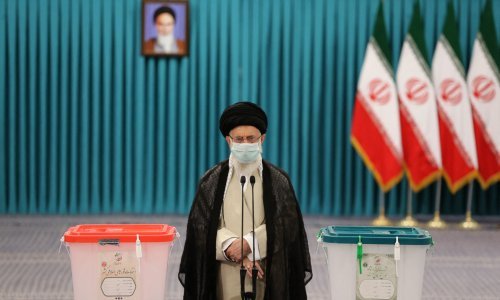 Glasovanjem vrhovnog vođe otvorena birališta u Iranu