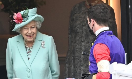 Ne može sakriti sreću: Kraljica Elizabeta posjetila jedan od najvećih društvenih događaja u Britaniji, kojega je prošle godine prvi put u 68 godina propustila